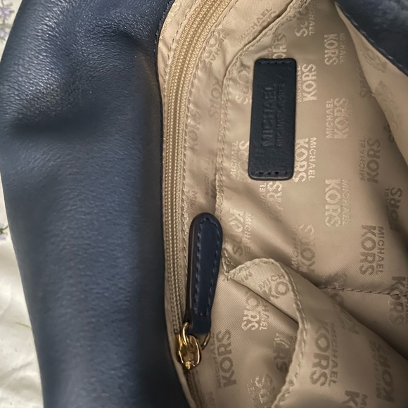 Michael Kors cross body bag - Picture 4 of 4